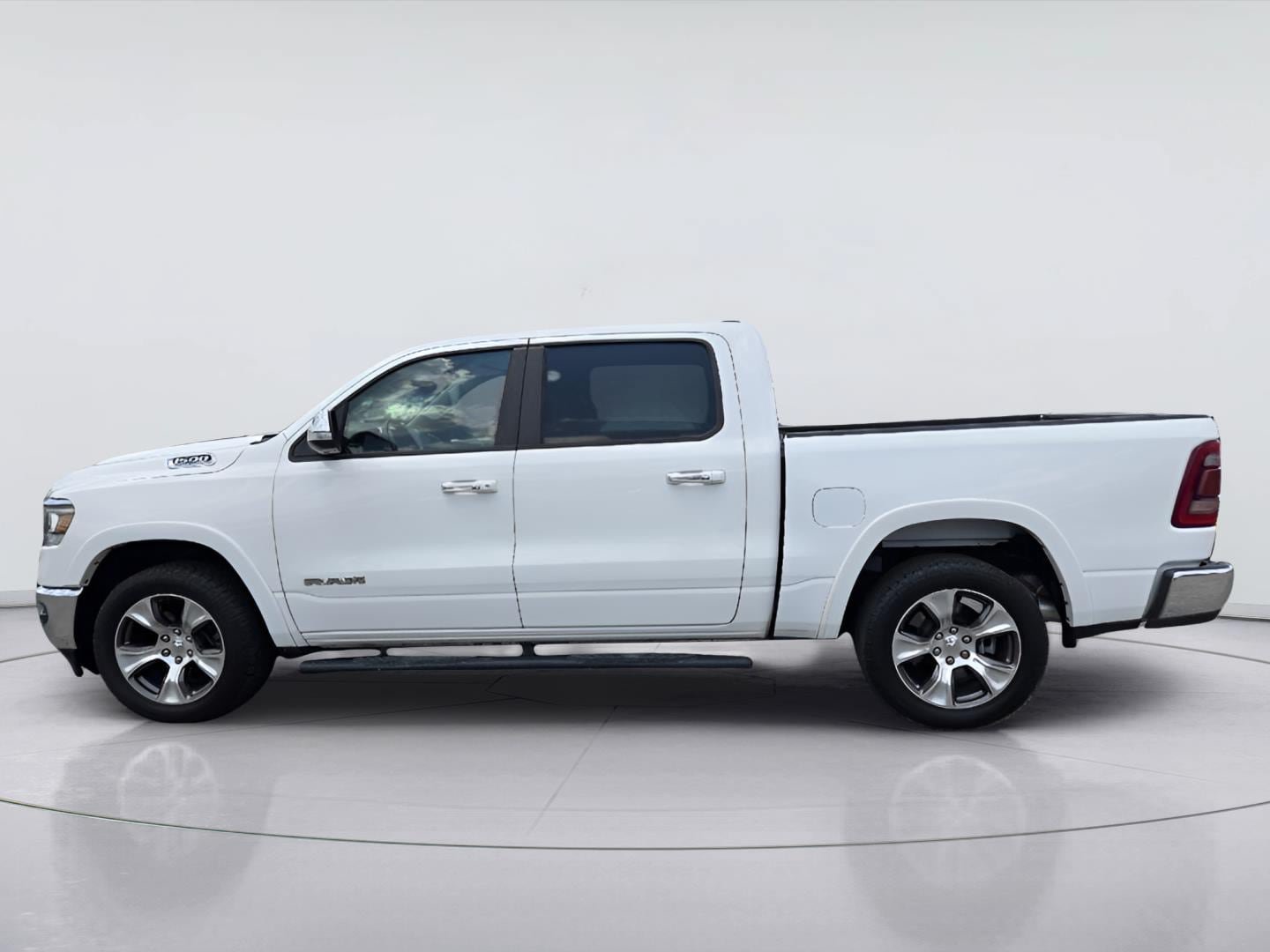 Used 2022 RAM 1500 Laramie AWD/4WD image 3