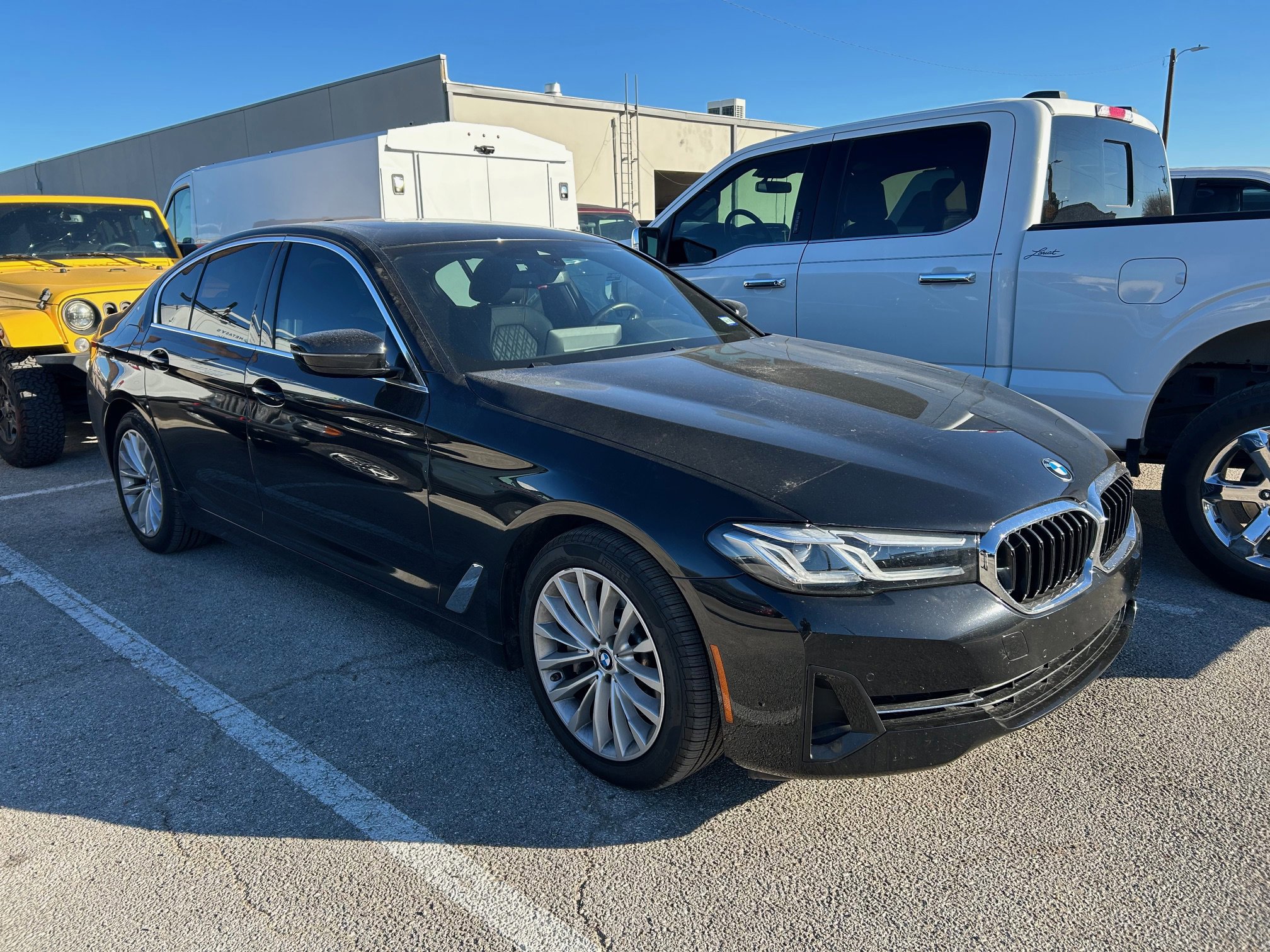 Used 2023 BMW 530i w/ Convenience Package image 3