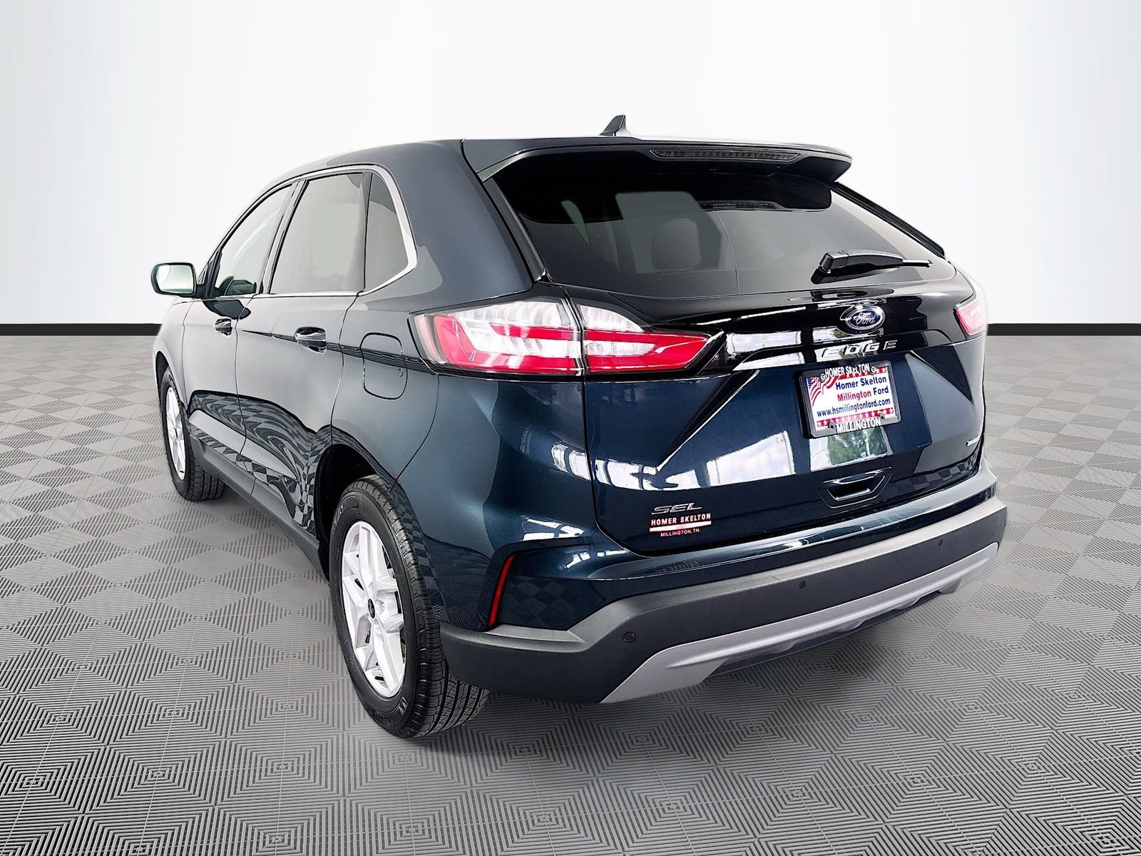 Certified 2024 Ford Edge SEL w/ Convenience Package AWD/4WD image 5