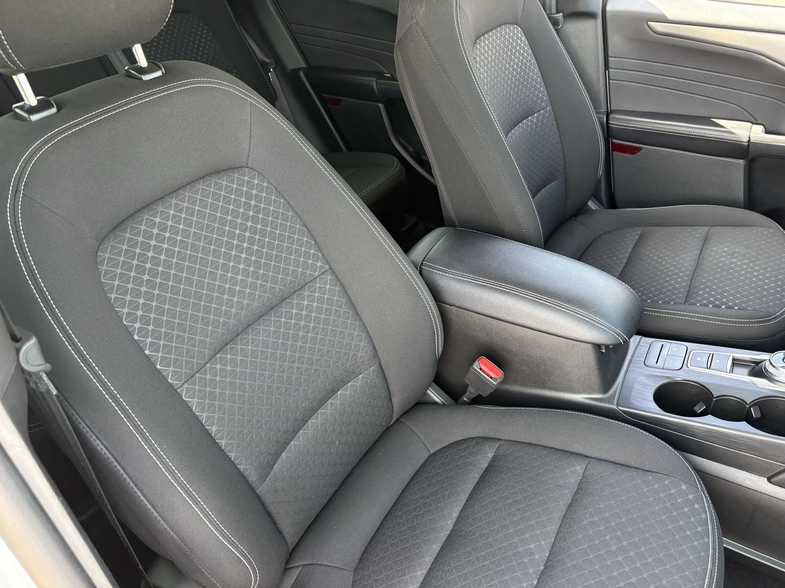 Certified 2025 Ford Escape Active AWD/4WD image 12