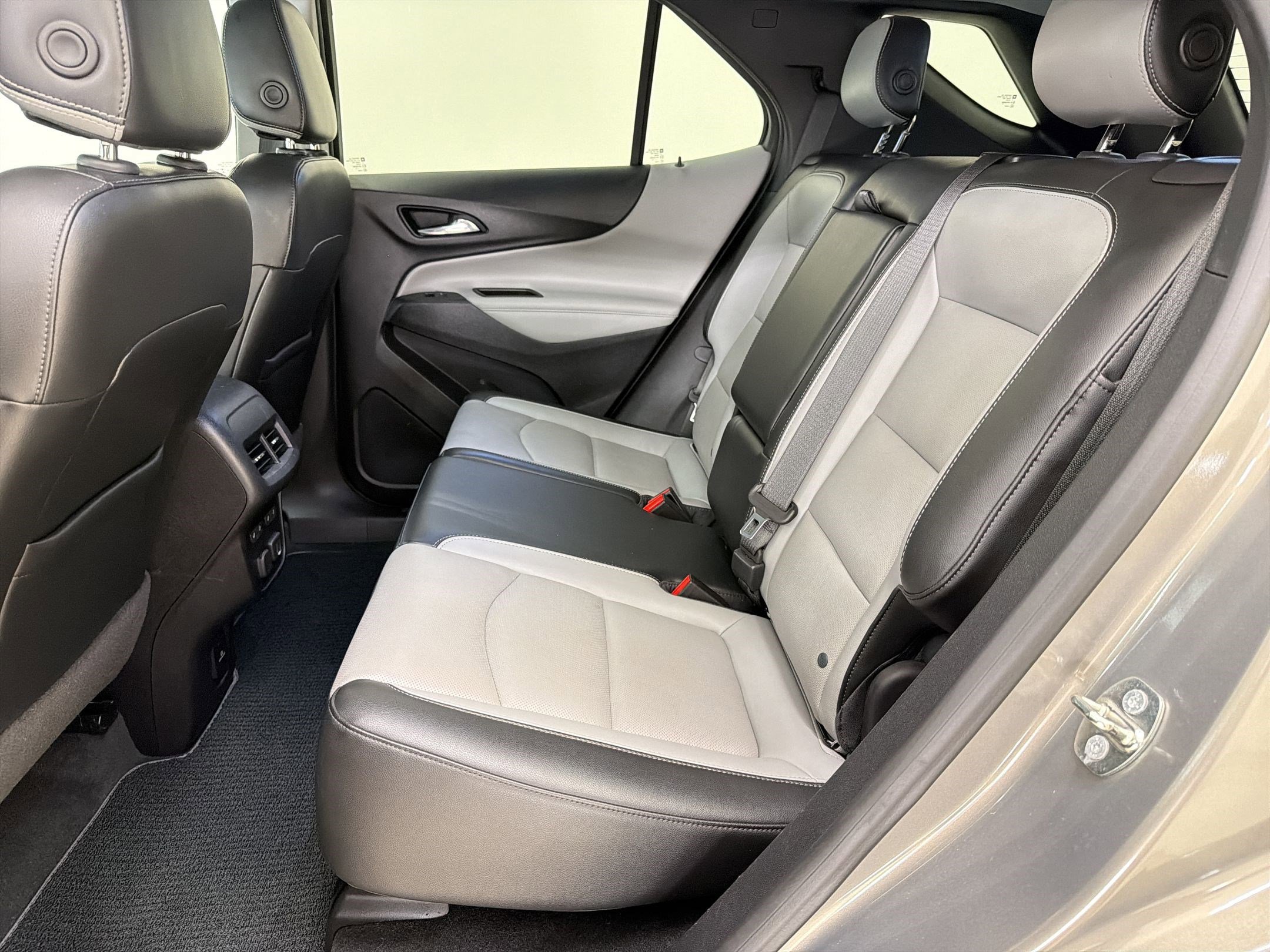 Used 2018 Chevrolet Equinox Premier AWD/4WD image 14