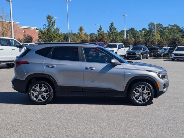 Used 2023 Kia Seltos EX image 6