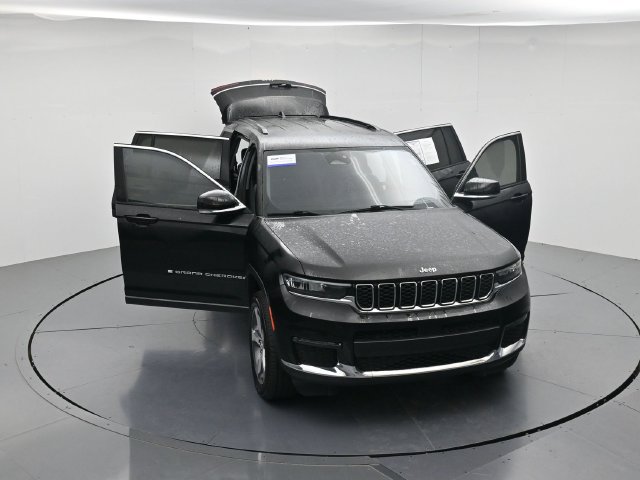 Used 2022 Jeep Grand Cherokee L Limited AWD/4WD image 45