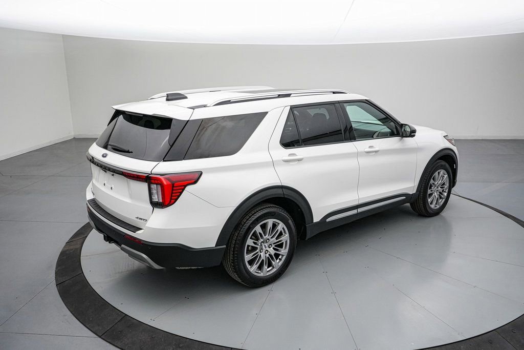 Certified 2025 Ford Explorer Platinum image 5