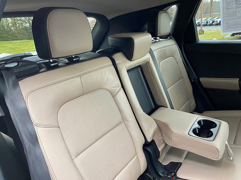 Certified 2020 Ford Escape Titanium w/ Titanium Premium Package 2.0 image 36