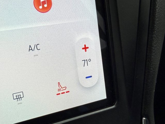 Certified 2024 Ford Edge Titanium image 32