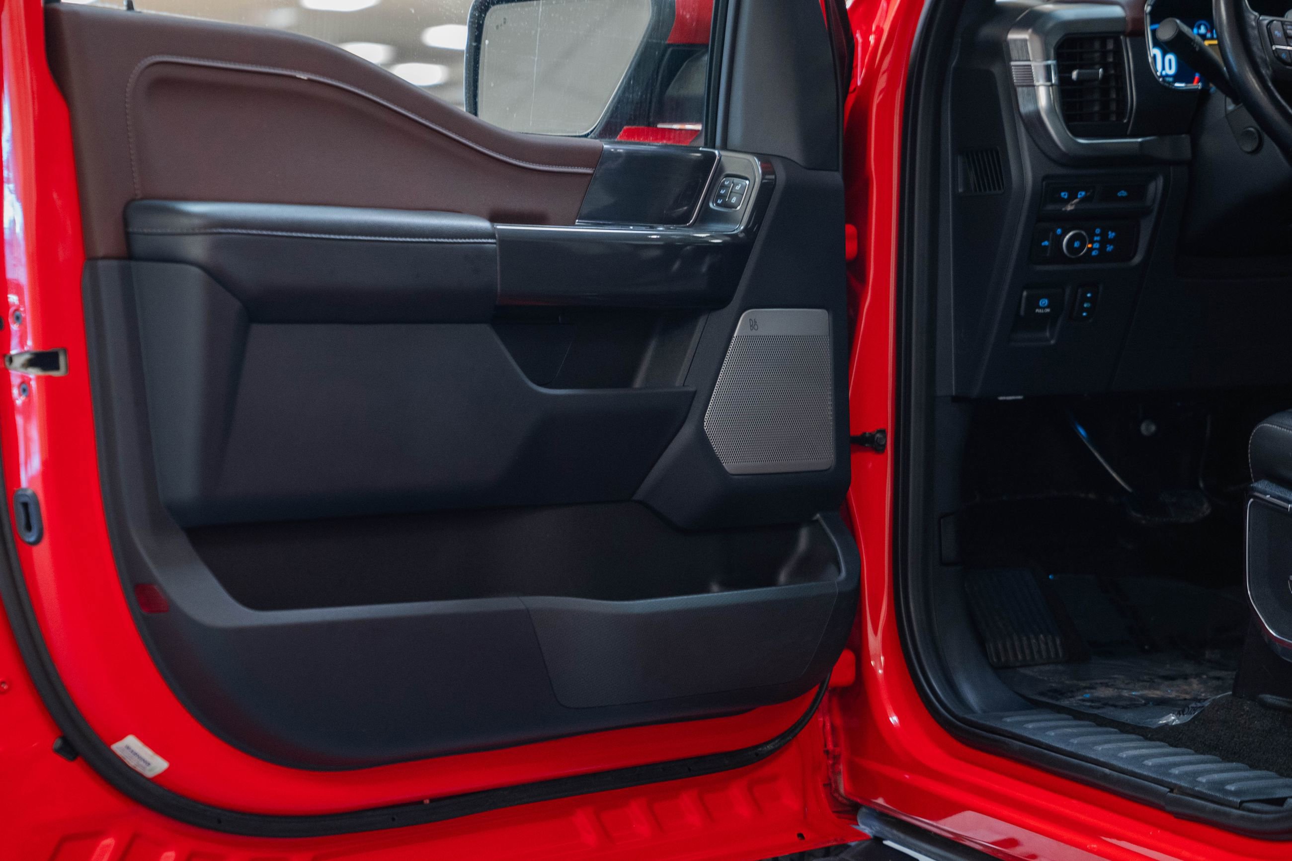 Certified 2022 Ford F150 Lariat w/ Equipment Group 502A High image 46