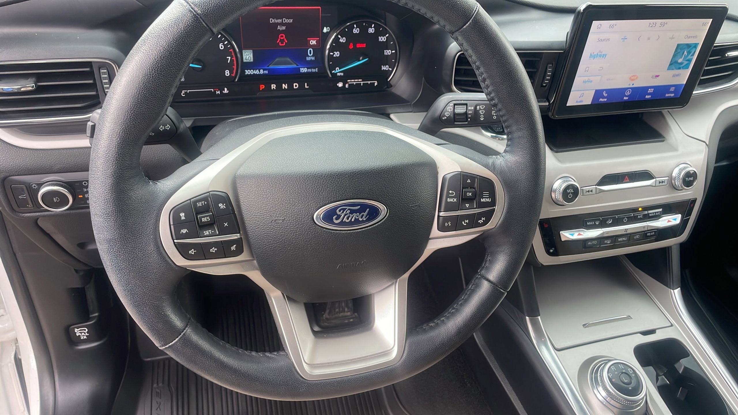 Certified 2023 Ford Explorer XLT w/ Equipment Group 202A AWD/4WD image 18