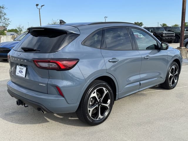 Certified 2023 Ford Escape ST-Line Elite w/ Premium Technology Package AWD/4WD image 5