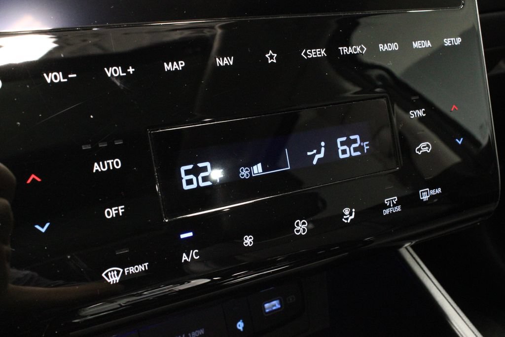 Used 2024 Hyundai Tucson Limited AWD/4WD image 4