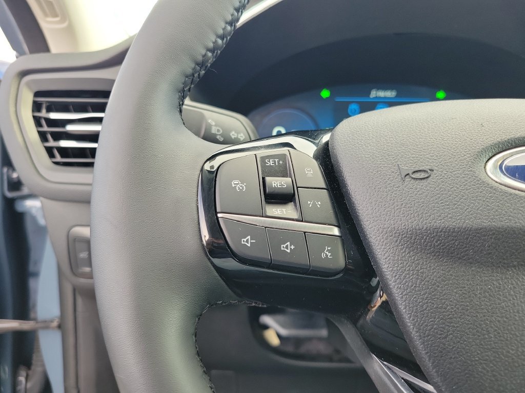 Certified 2023 Ford Escape Platinum AWD/4WD image 25