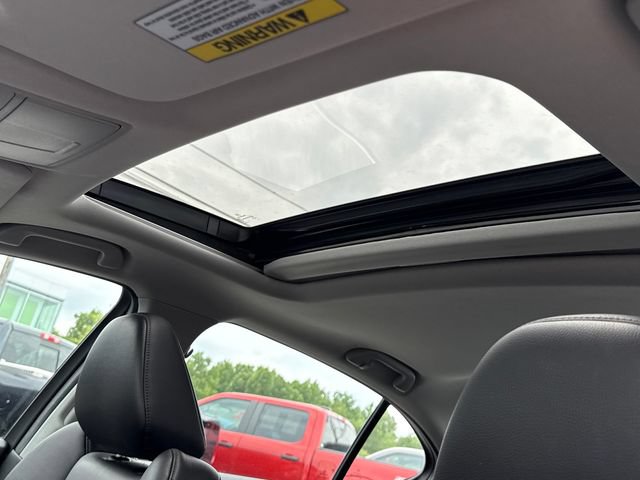 Used 2017 Acura TLX FWD image 5