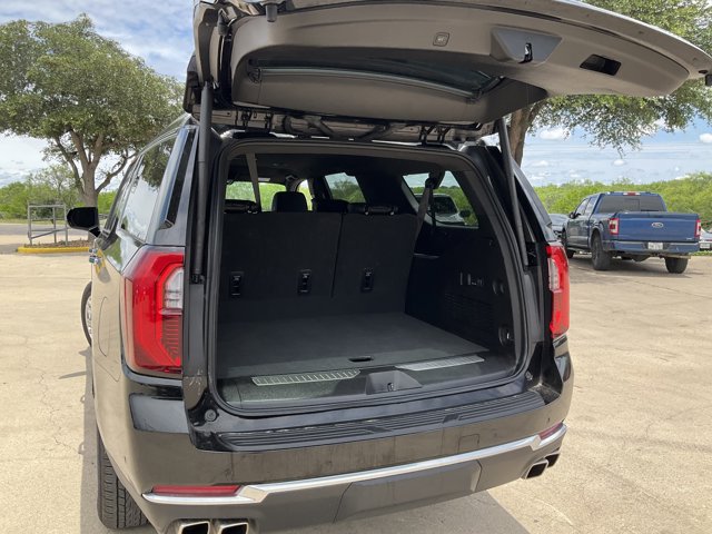 Used 2025 GMC Yukon XL Denali AWD/4WD image 16