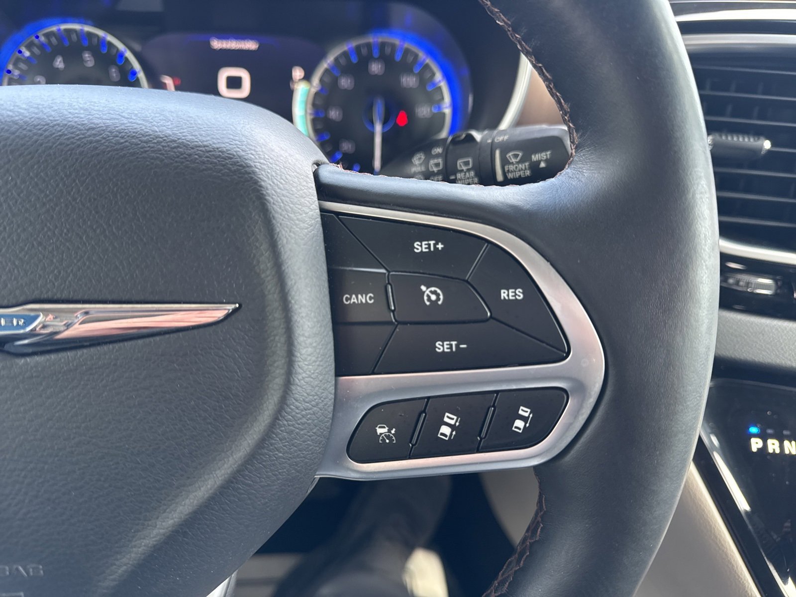 Used 2018 Chrysler Pacifica Touring-L Plus w/ Advanced Safetytec Group image 26