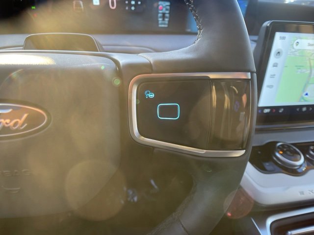 Certified 2025 Ford Expedition Active image 19