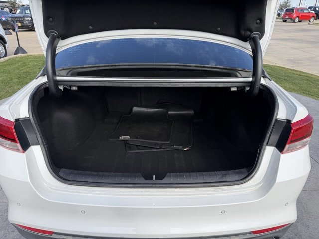 Used 2018 Kia Optima LX w/ 17" Alloy Wheels Package image 7