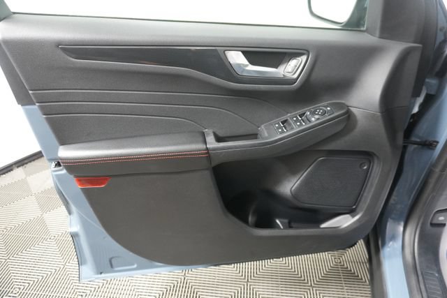 Certified 2025 Ford Escape ST-Line Select AWD/4WD image 21