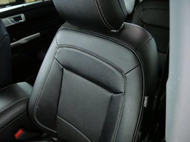 Certified 2023 Ford Explorer Limited w/ Limited Technology Package AWD/4WD image 18
