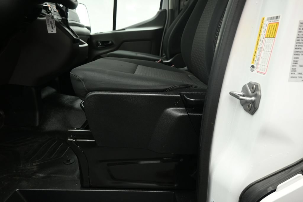 Certified 2025 Ford Transit 250 Low Roof w/ Exterior Upgrade Package RWD image 9