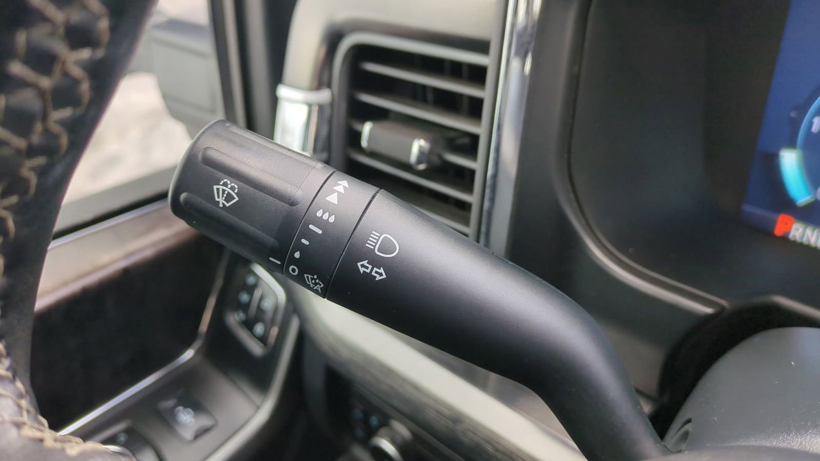 Certified 2025 Ford F350 Lariat w/ Black Appearance Package image 49