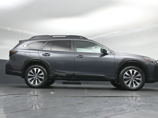 Used 2023 Subaru Outback Limited image 17