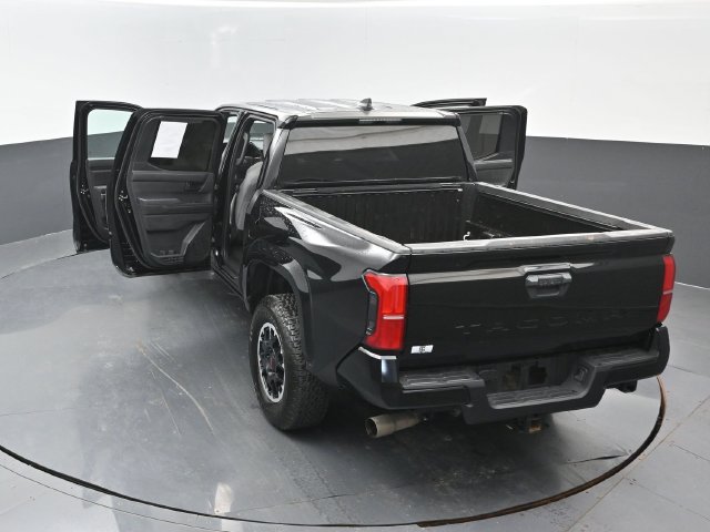 Used 2024 Toyota Tacoma SR5 AWD/4WD image 25