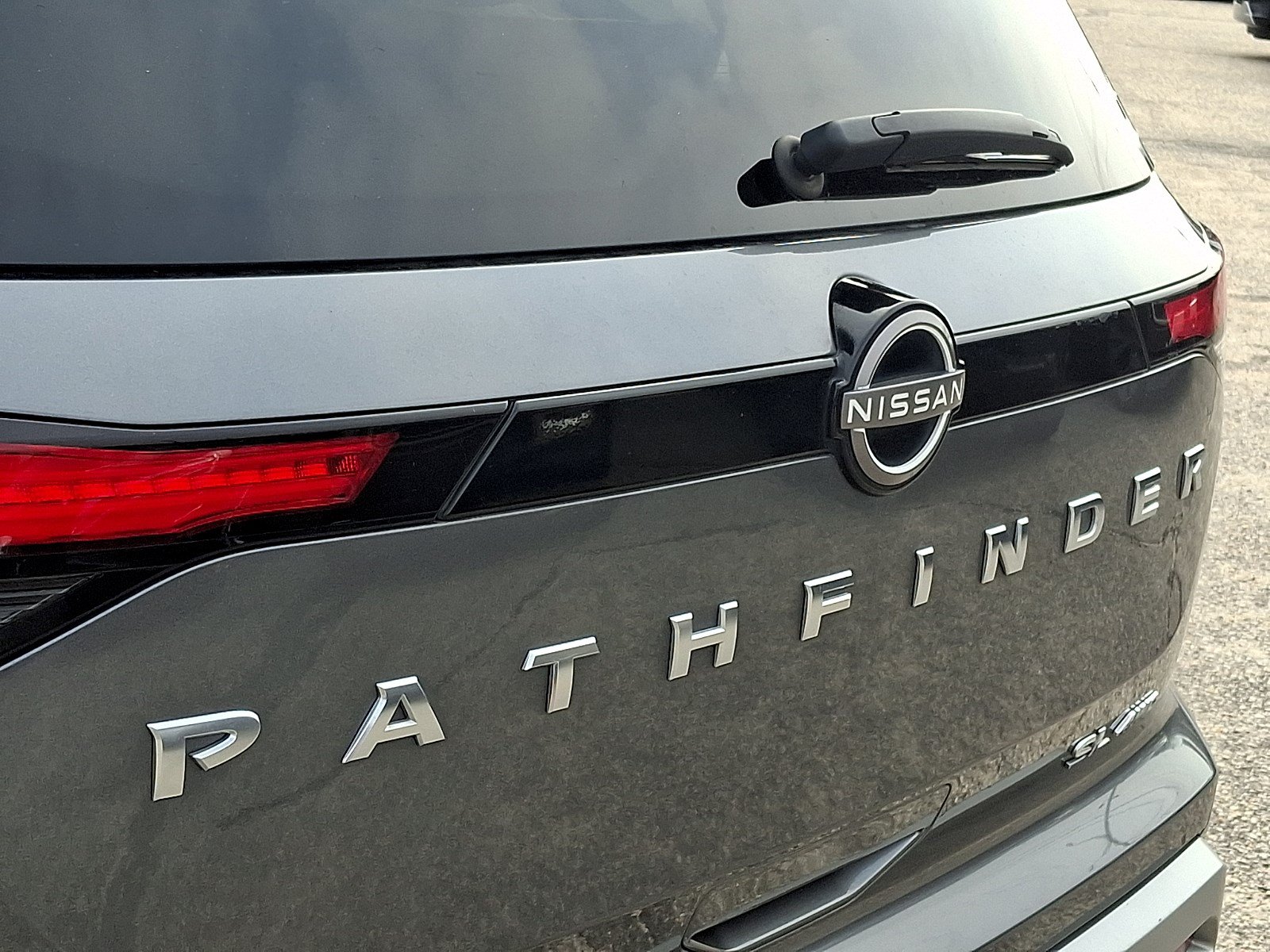 Used 2022 Nissan Pathfinder SL AWD/4WD image 30