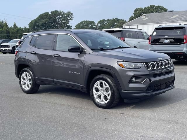 Used 2024 Jeep Compass Latitude
