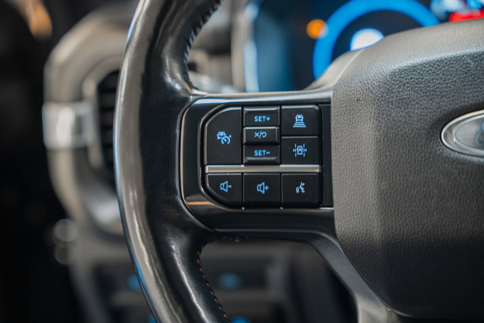 Certified 2023 Ford F150 Platinum image 40