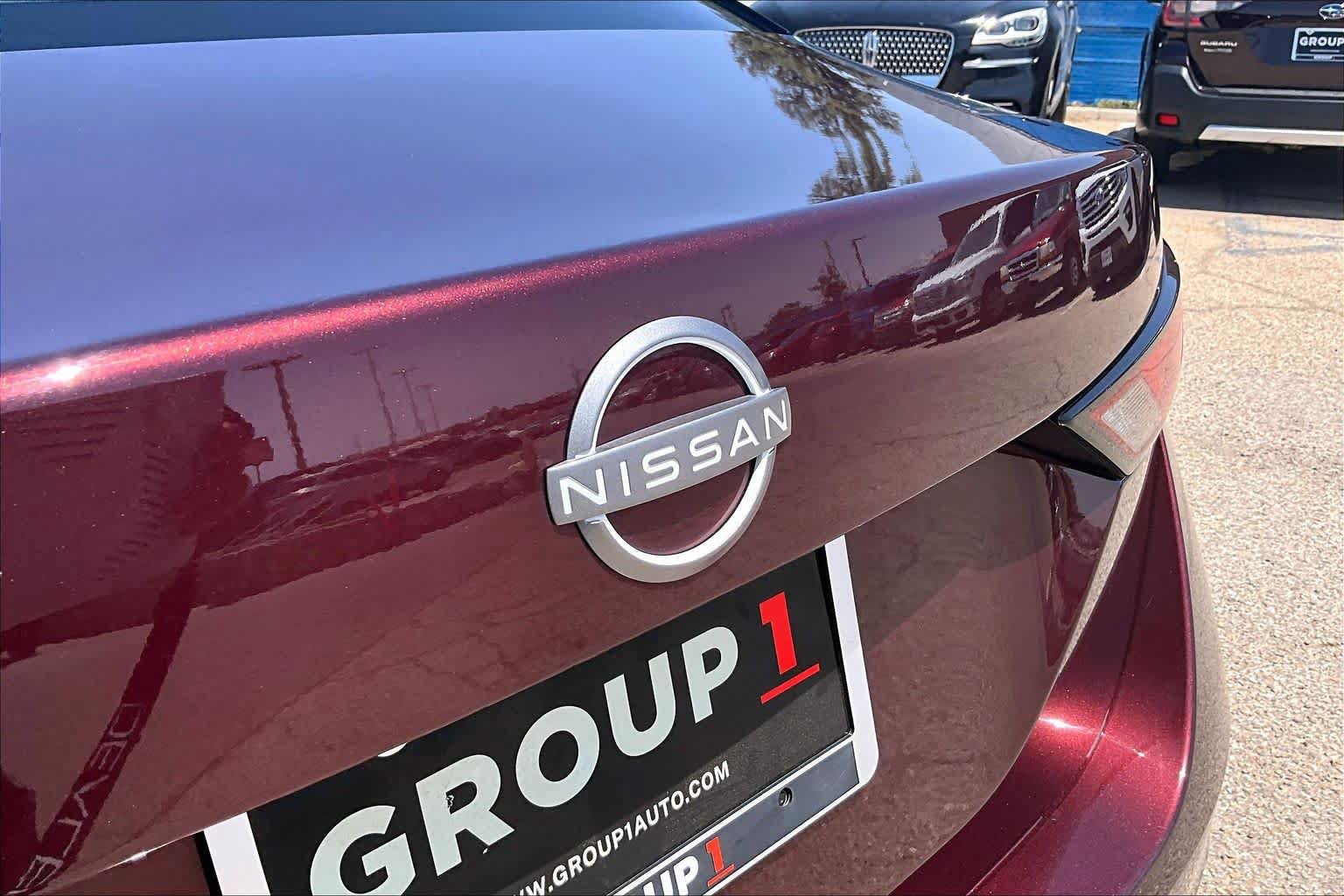 Used 2025 Nissan Sentra SV FWD image 9