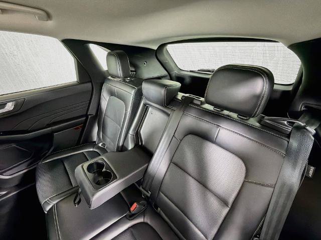 Certified 2025 Ford Escape Platinum AWD/4WD image 24