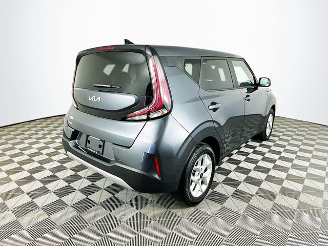 Used 2025 Kia Soul LX w/ LX Technology Package FWD image 11