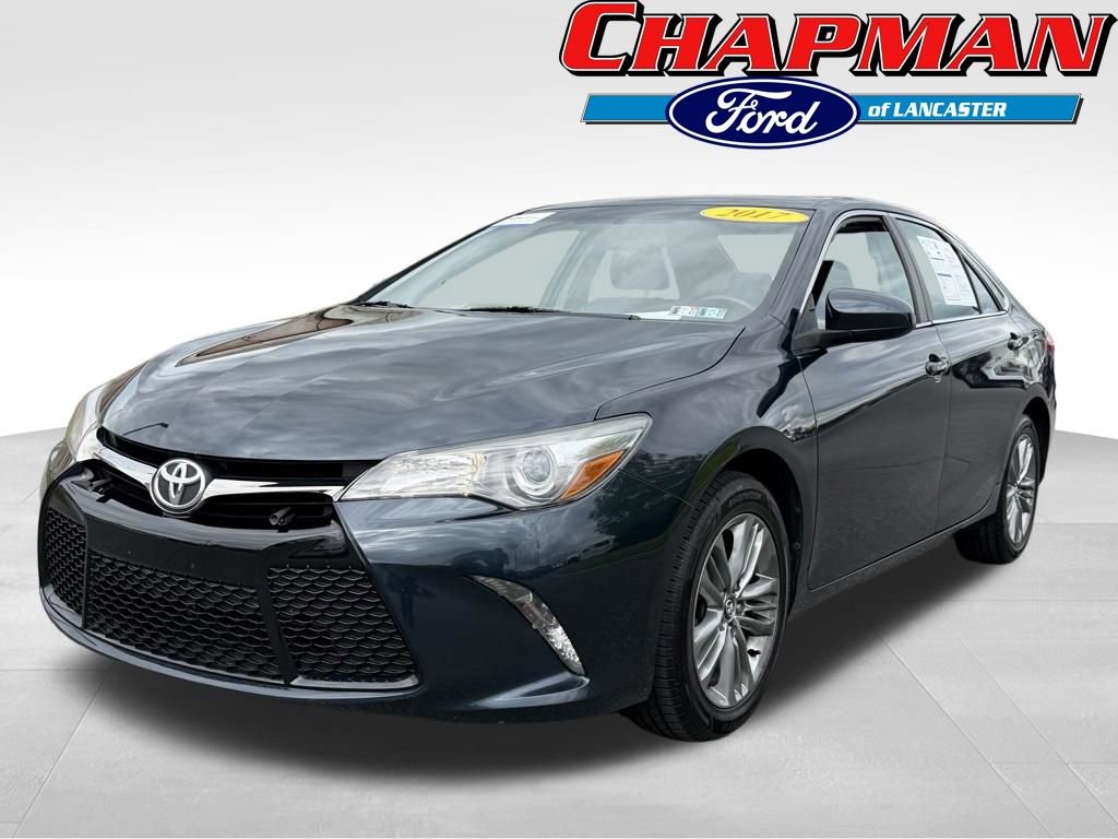 Used 2017 Toyota Camry SE w/ Moonroof Package FWD image 3