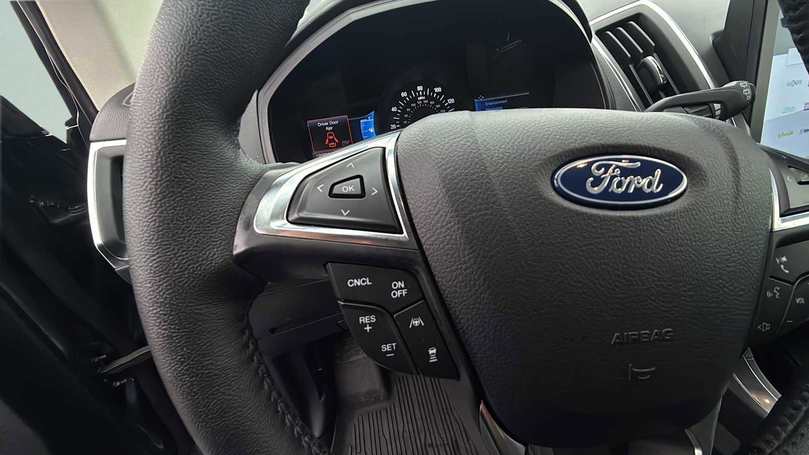 Certified 2024 Ford Edge Titanium image 23