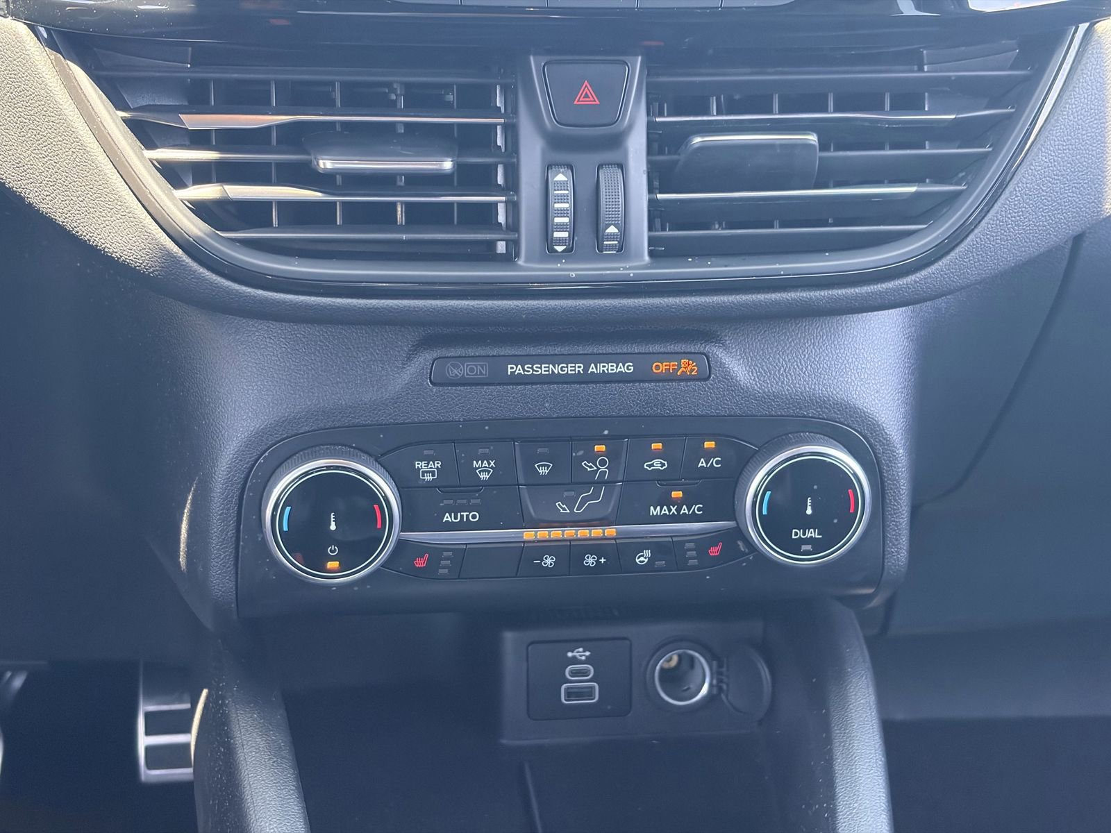 Certified 2024 Ford Escape ST-Line AWD/4WD image 21