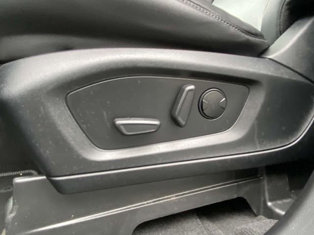 Certified 2022 Ford Explorer XLT w/ Equipment Group 202A image 19