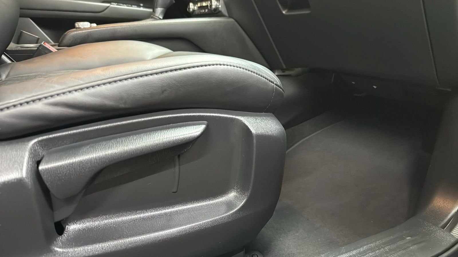 Used 2020 MAZDA CX-5 Touring image 25