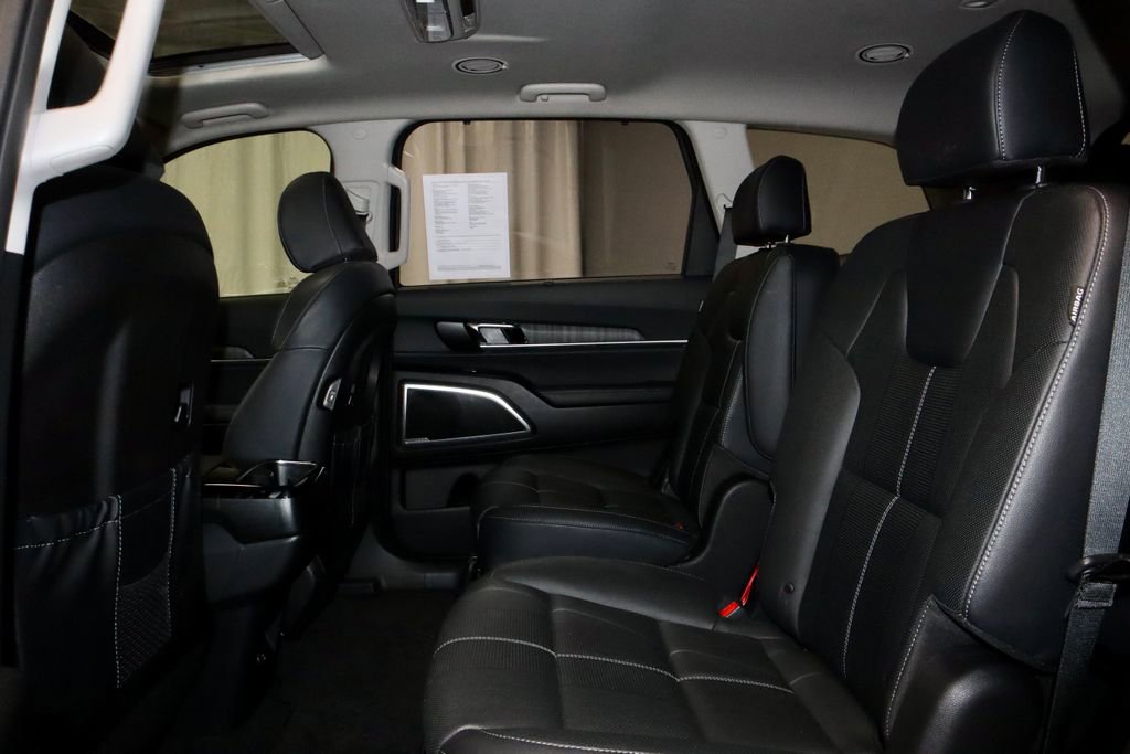 Used 2024 Kia Telluride EX w/ EX Captain's Chair Package AWD/4WD image 22