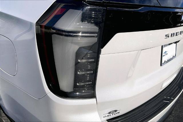 Used 2025 Chevrolet Suburban High Country RWD image 29