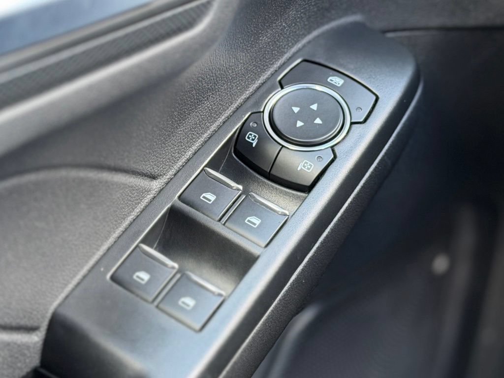 Certified 2025 Ford Escape ST-Line Select AWD/4WD image 15