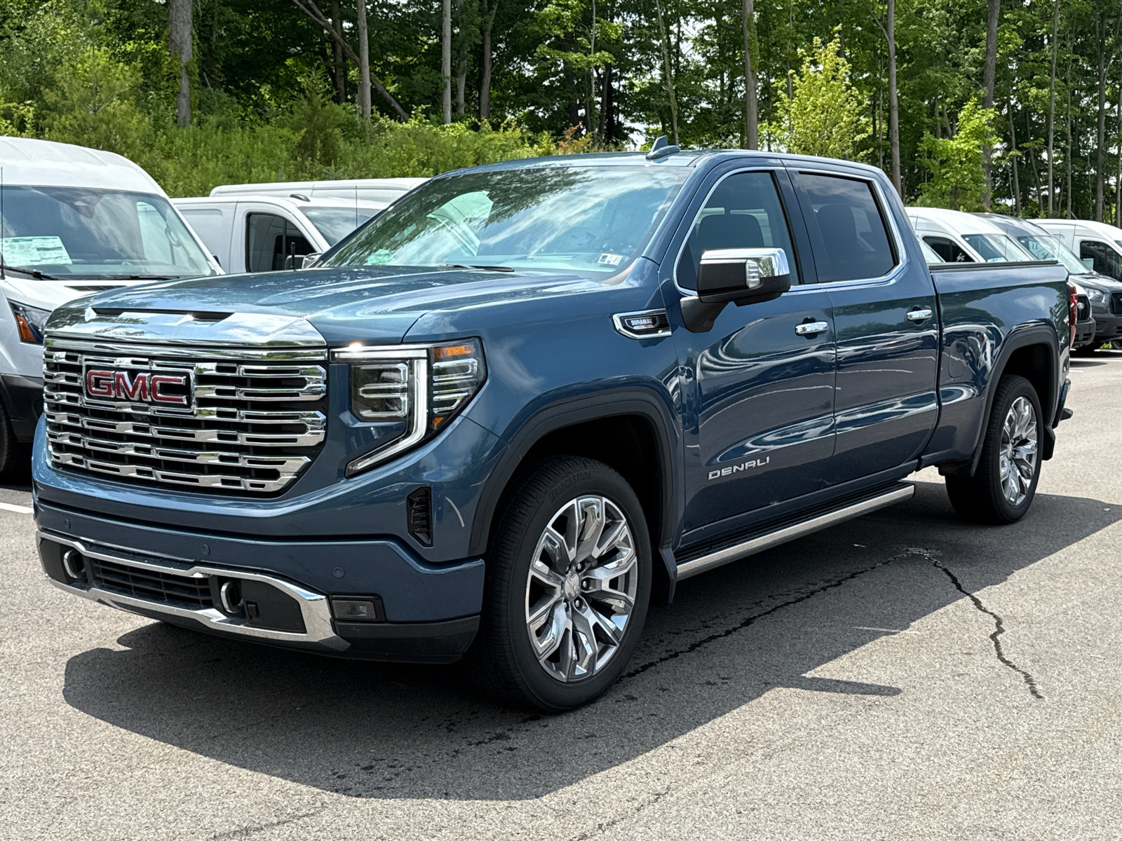 Used 2025 GMC Sierra 1500 Denali w/ Denali Reserve Package AWD/4WD image 3