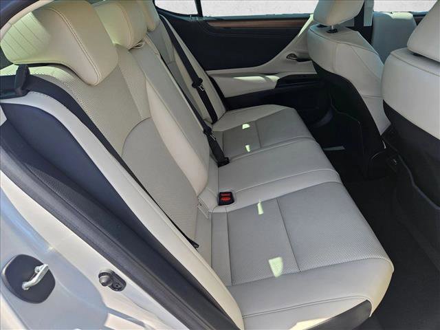 Used 2023 Lexus ES 300h w/ Premium Package FWD image 19