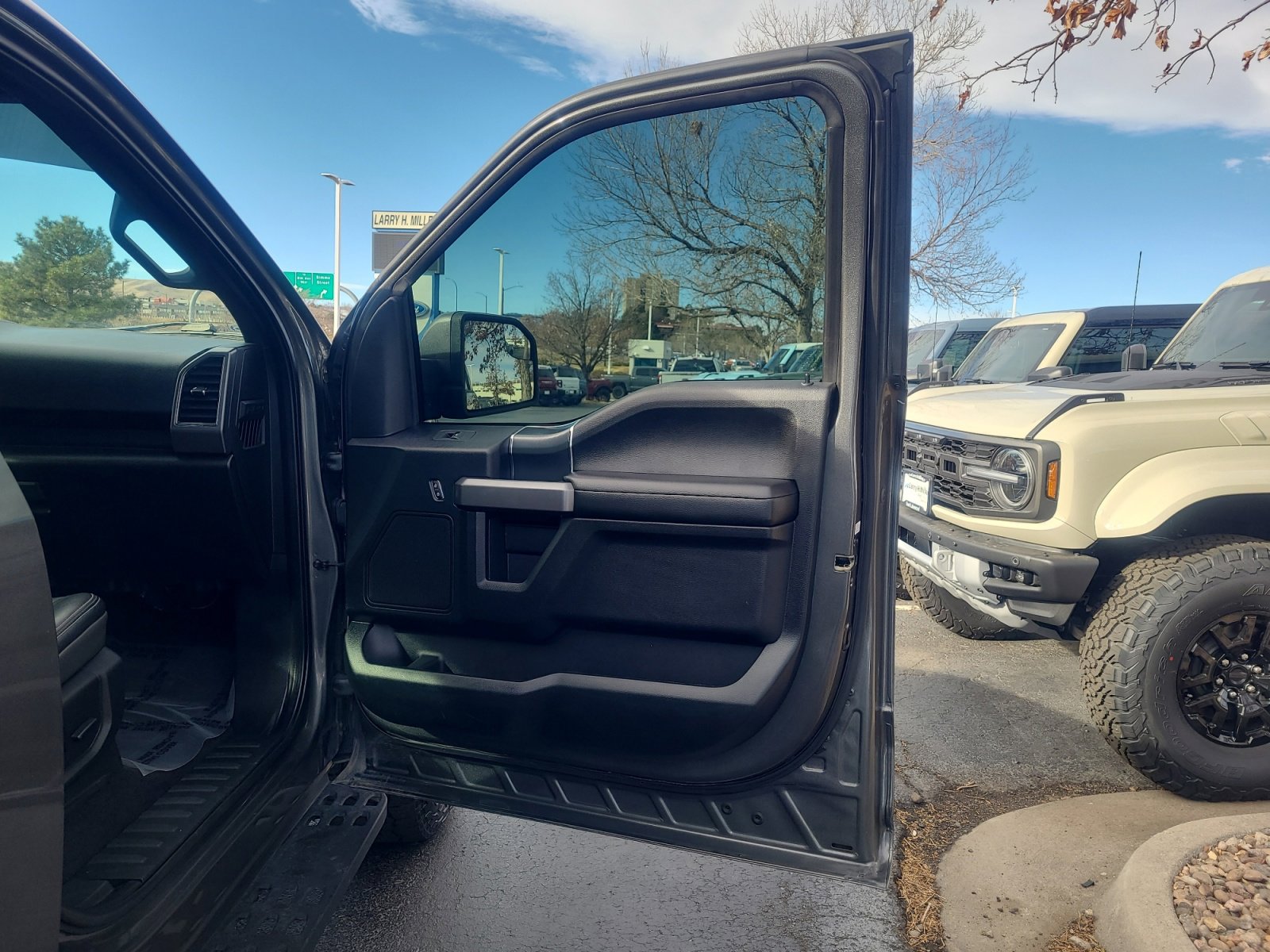 Certified 2019 Ford F150 XLT w/ Equipment Group 302A Luxury image 16