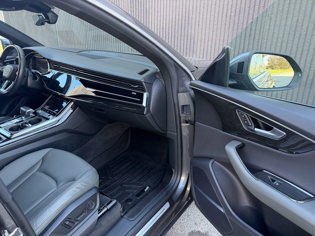 Used 2019 Audi Q8 Prestige w/ Towing Package image 32