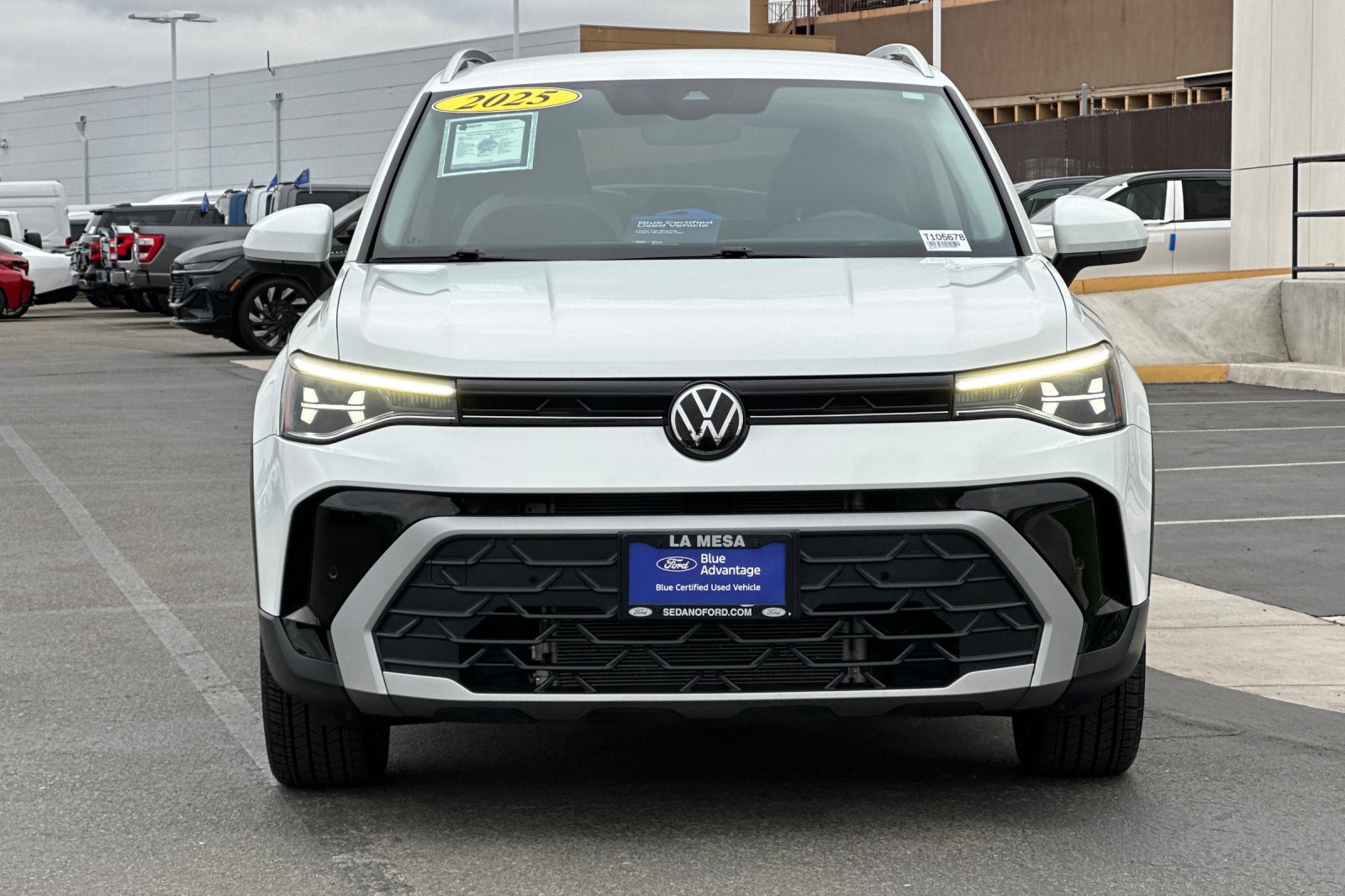 Used 2025 Volkswagen Taos SE FWD image 8