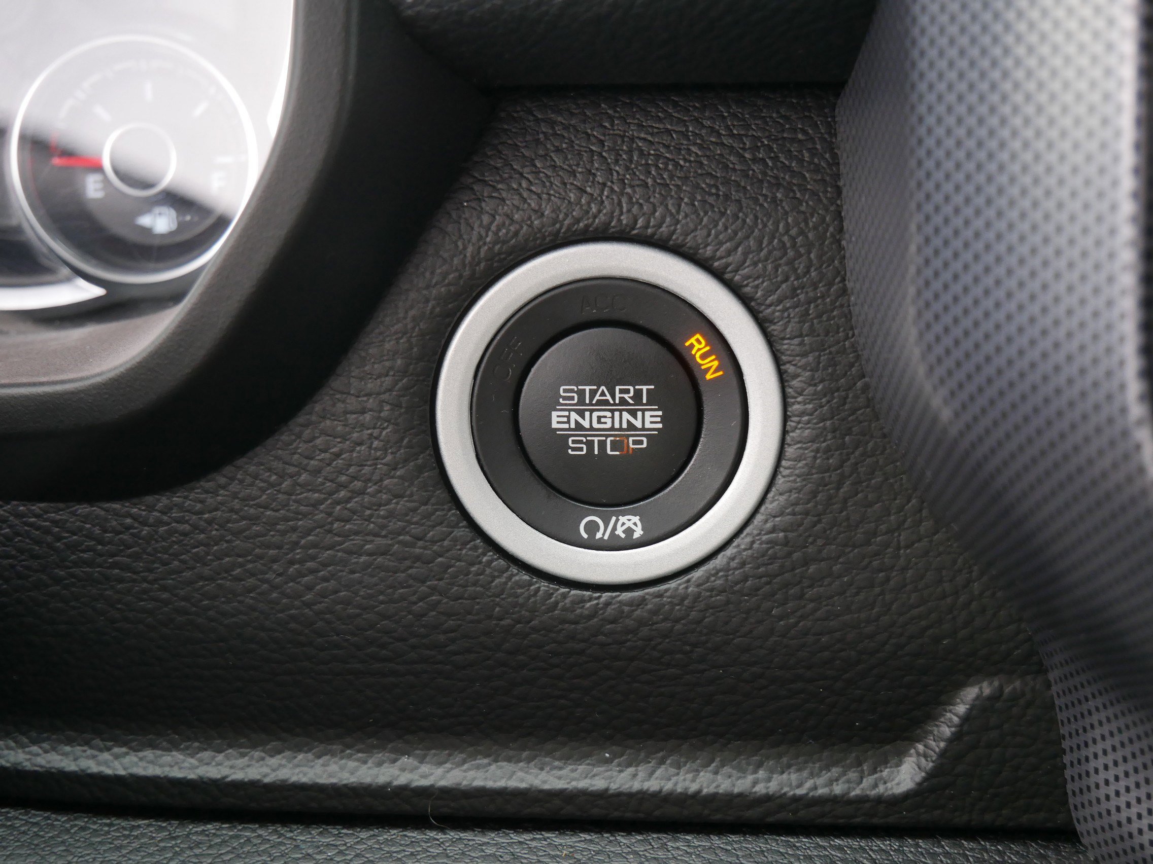 Used 2020 RAM 1500 Laramie w/ Sport Appearance Package image 31