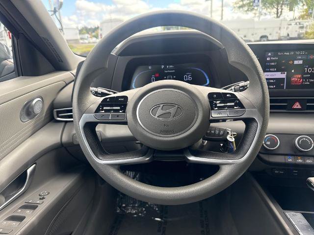 Used 2024 Hyundai Elantra SE FWD image 20