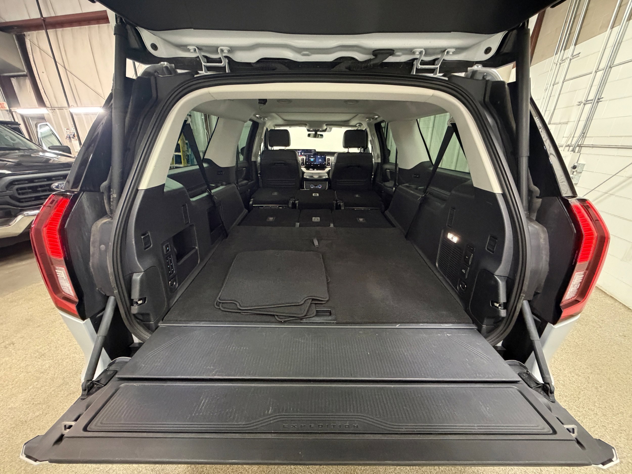 Certified 2025 Ford Expedition Max Active AWD/4WD image 40