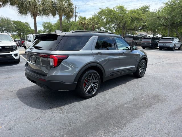 Certified 2025 Ford Explorer ST-Line w/ Premium Package AWD/4WD image 8