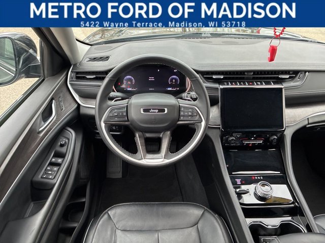 Used 2023 Jeep Grand Cherokee Limited AWD/4WD image 12